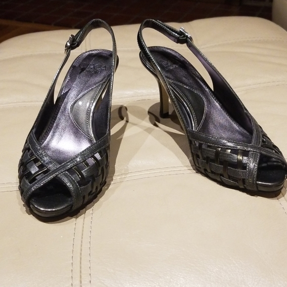NEW Circa Joan and David pewter patent leather. - Picture 1 of 6